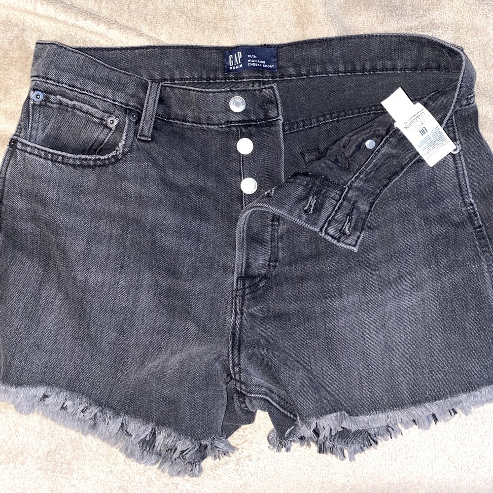 size runs smaller than told, never worn, would fit size 11-12